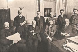 Deputi Buruh dan Tentara Dewan Petrograd Apa yang harus dilakukan dengan kekuasaan