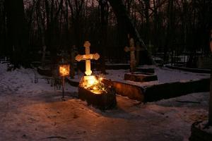 Salib ortodoks di kuburan Dimensi salib batu nisan sendiri