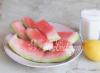 Resep sederhana dan cepat membuat manisan kulit semangka di rumah