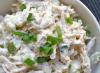 Salad lezat dengan jamur goreng: resep langkah demi langkah dengan foto