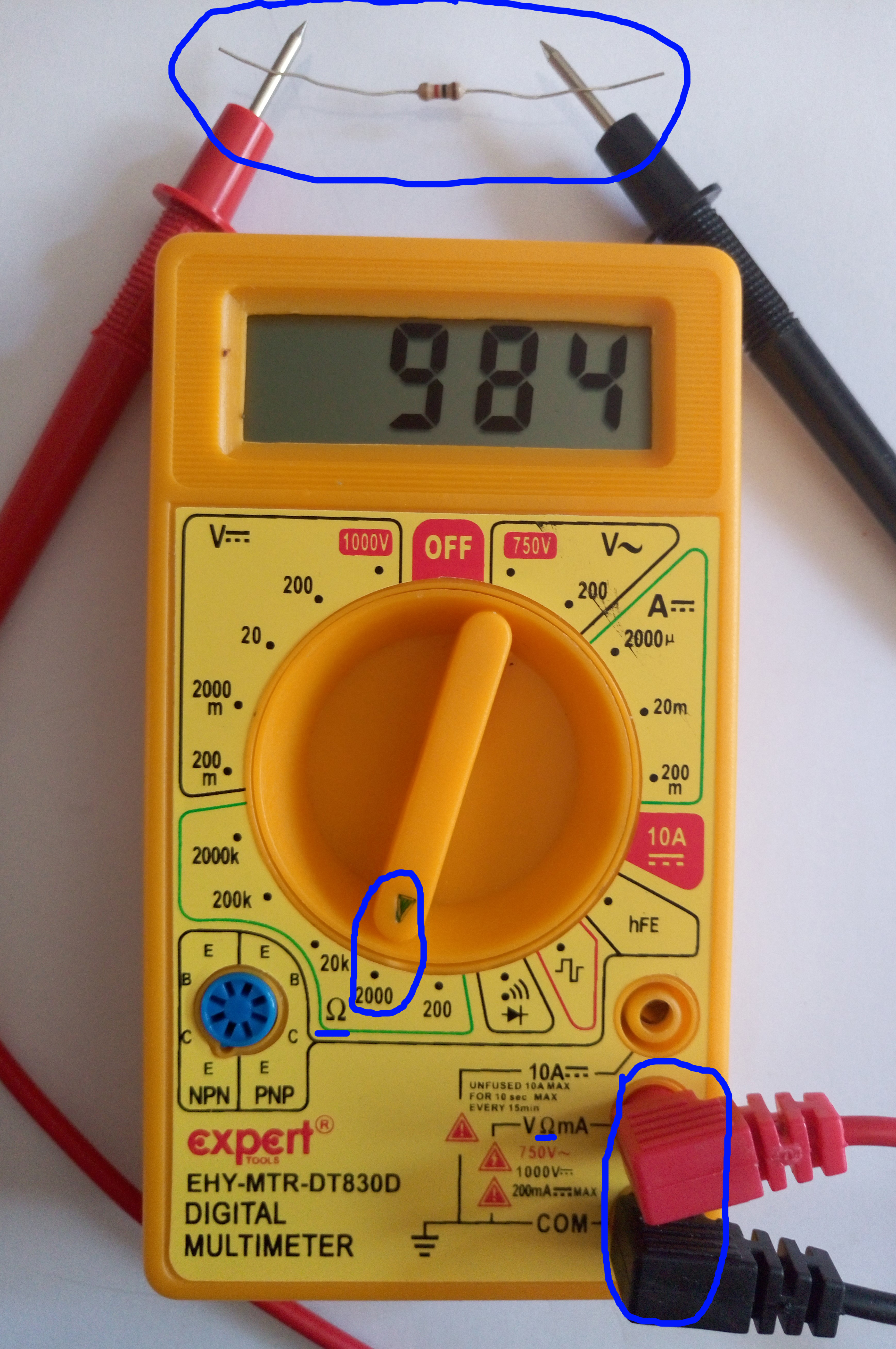 Мультиметр измерения резистора\